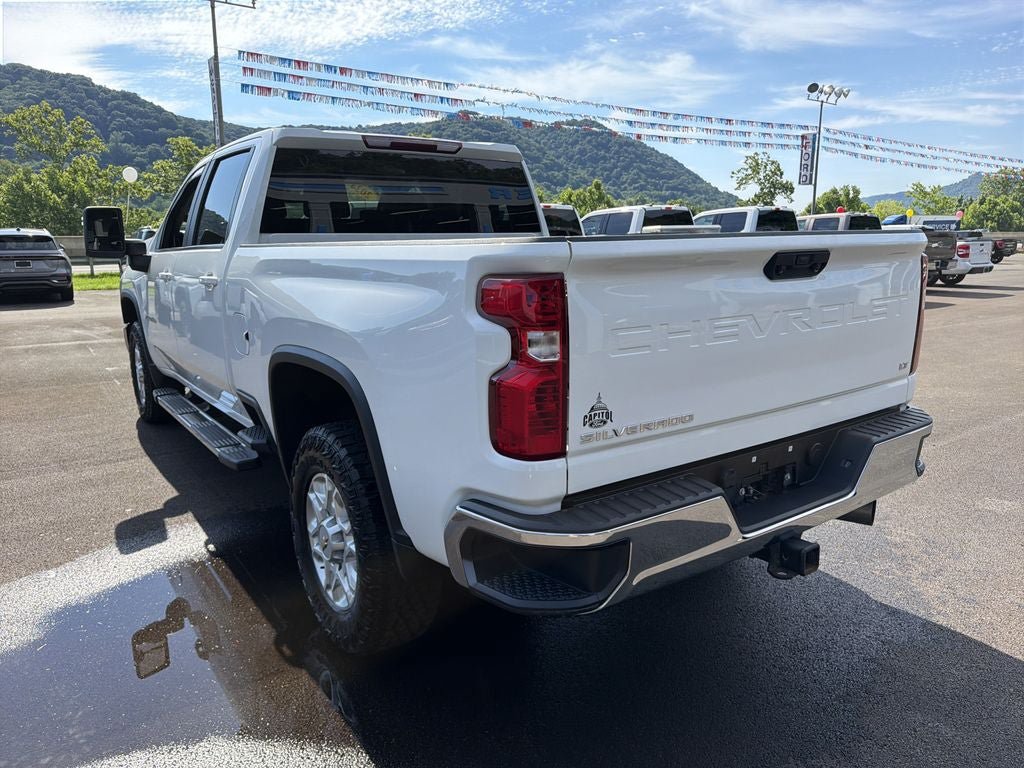 Used 2024 Chevrolet Silverado 2500 LT AWD/4WD image 6