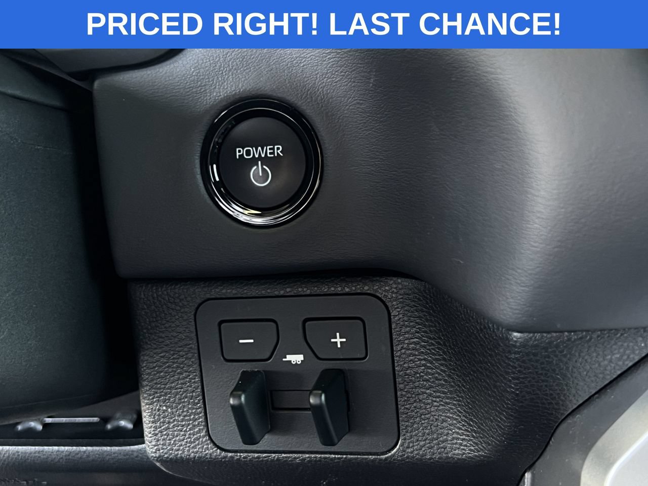 Used 2025 Toyota Sequoia Platinum AWD/4WD image 23