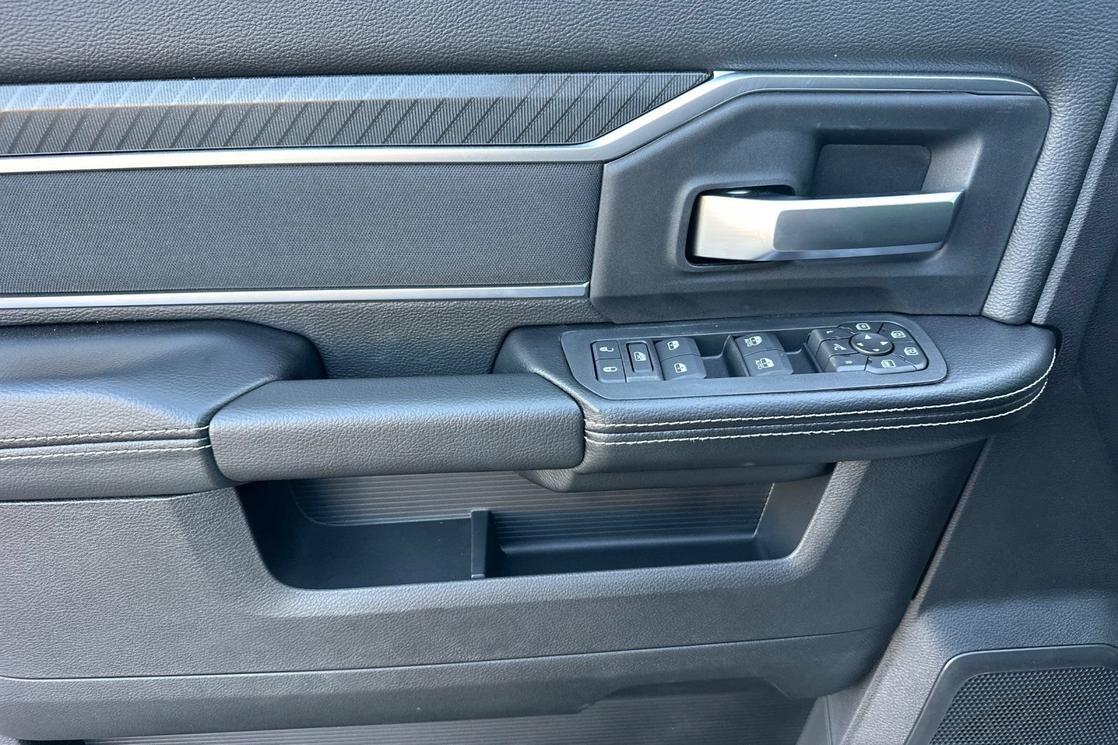 New 2026 RAM 2500 Big Horn AWD/4WD image 12