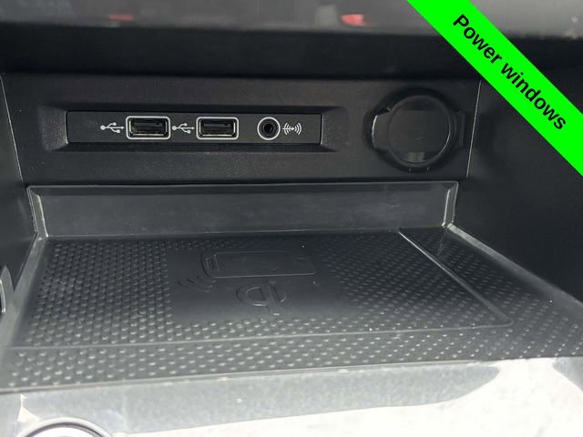 Used 2020 Volkswagen Tiguan SE image 19