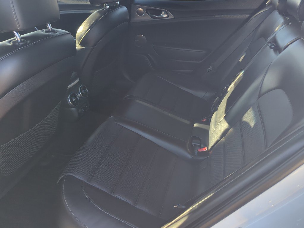 Used 2018 Kia Stinger GT2 image 10