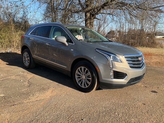 Used 2018 Cadillac XT5 Luxury w/ Driver Awareness Package image 3