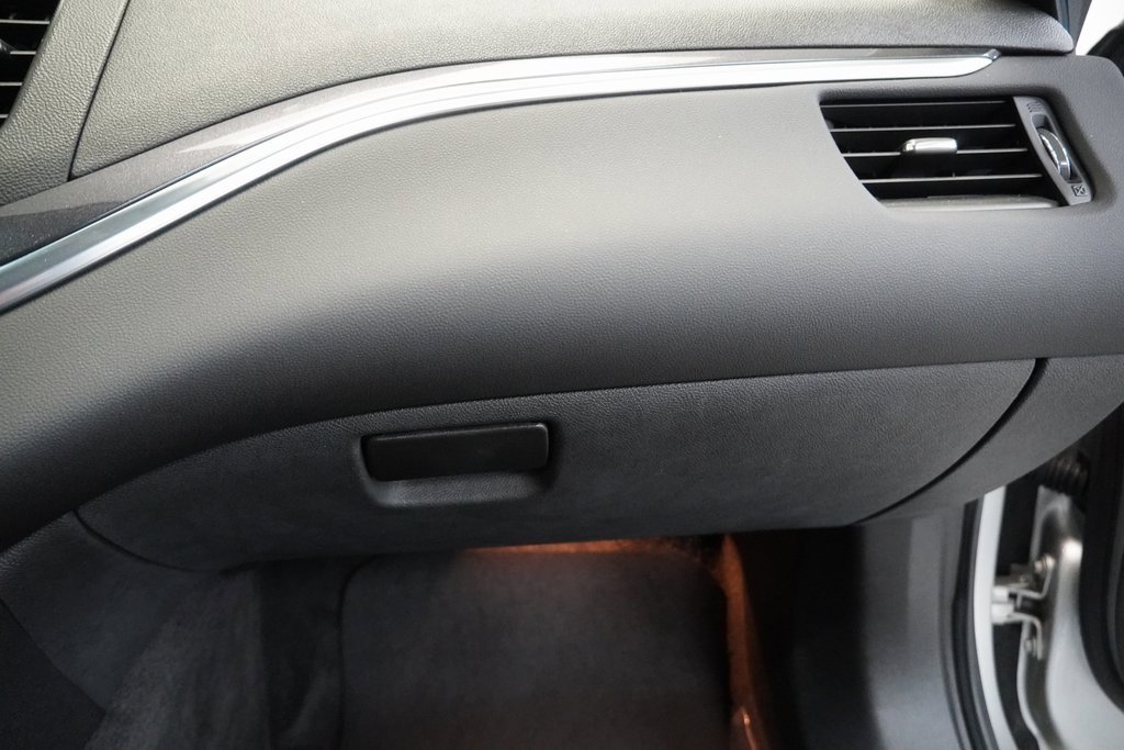 Used 2015 Chevrolet Impala LT w/ Convenience Package image 33