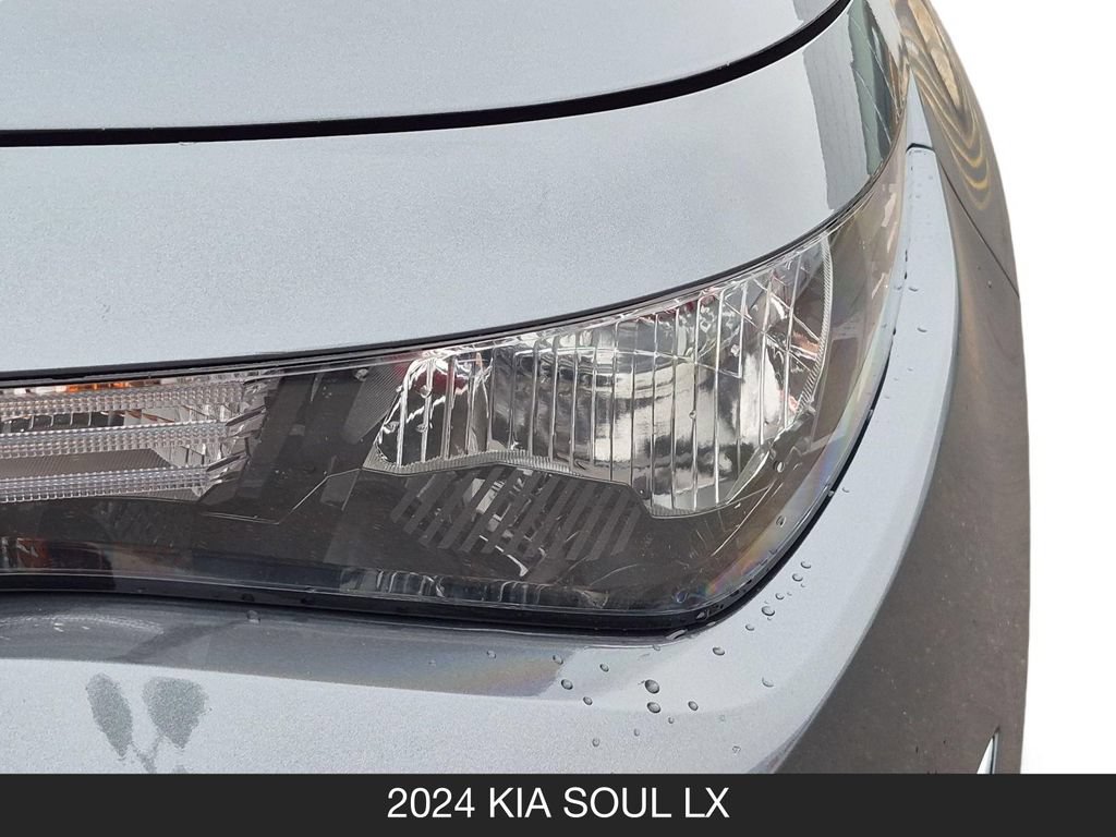 Used 2024 Kia Soul LX w/ Option Group 015 FWD image 10