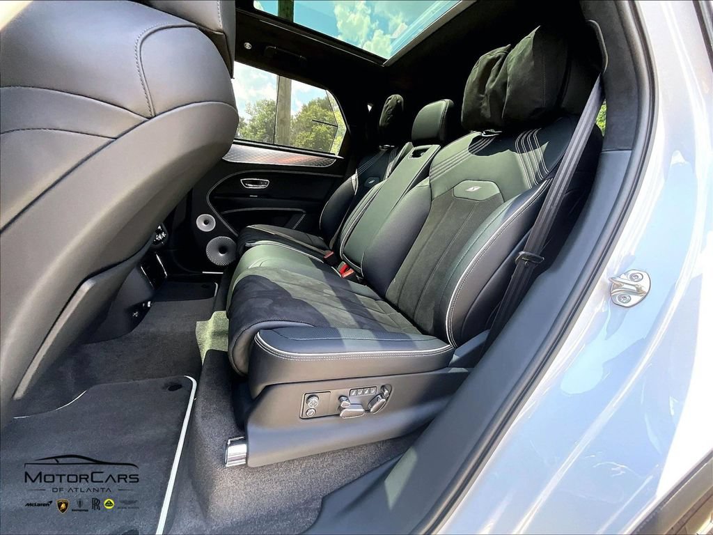 Used 2025 Bentley Bentayga AWD/4WD image 22