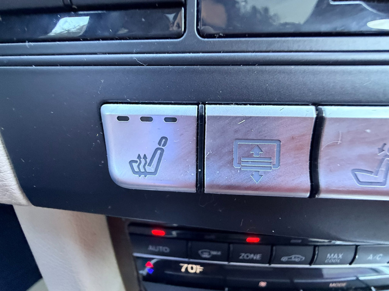 Used 2014 Mercedes-Benz E 350 4MATIC Sedan w/ Premium 1 Package image 24