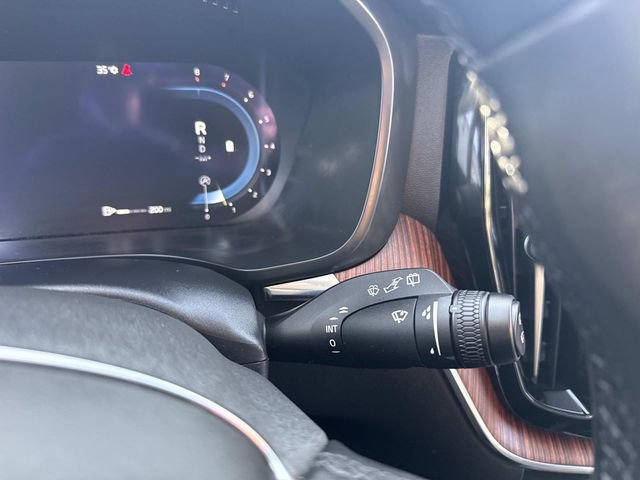 Used 2024 Volvo XC60 B5 Plus image 36