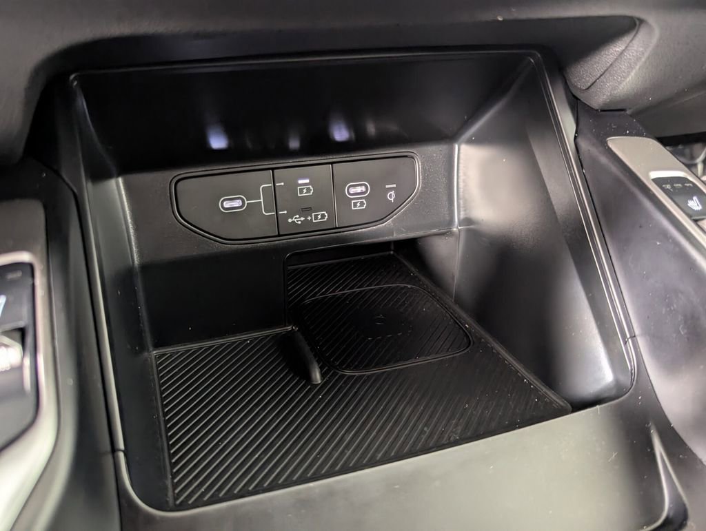 Used 2025 Kia Sorento EX w/ Panoramic Sunroof Package image 23