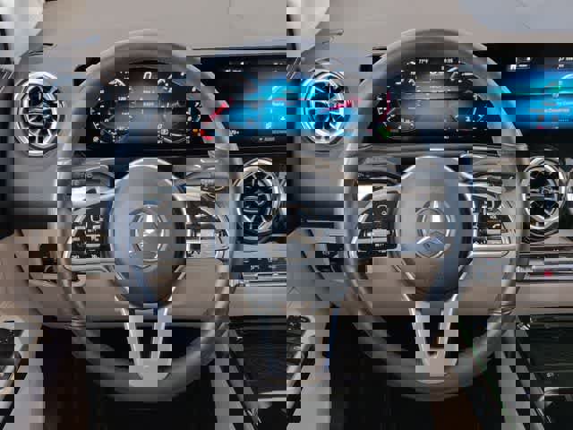 Used 2022 Mercedes-Benz GLB 250 image 24