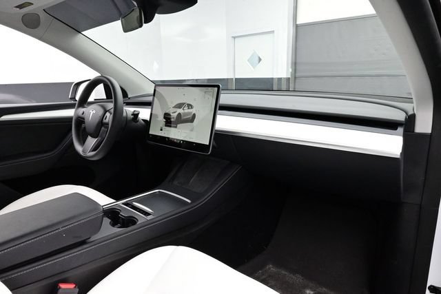 Used 2024 Tesla Model Y Performance AWD/4WD image 15