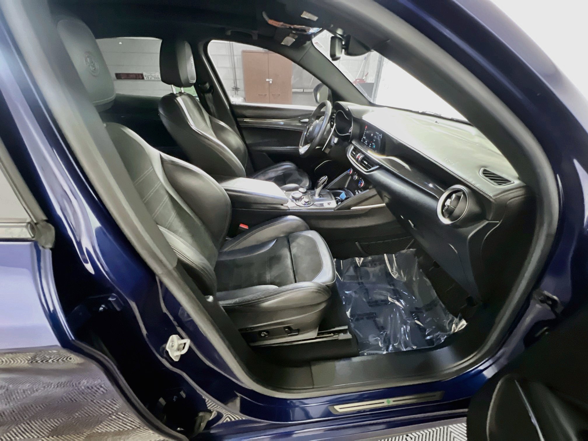 Used 2018 Alfa Romeo Stelvio Quadrifoglio w/ Convenience Package AWD/4WD image 31