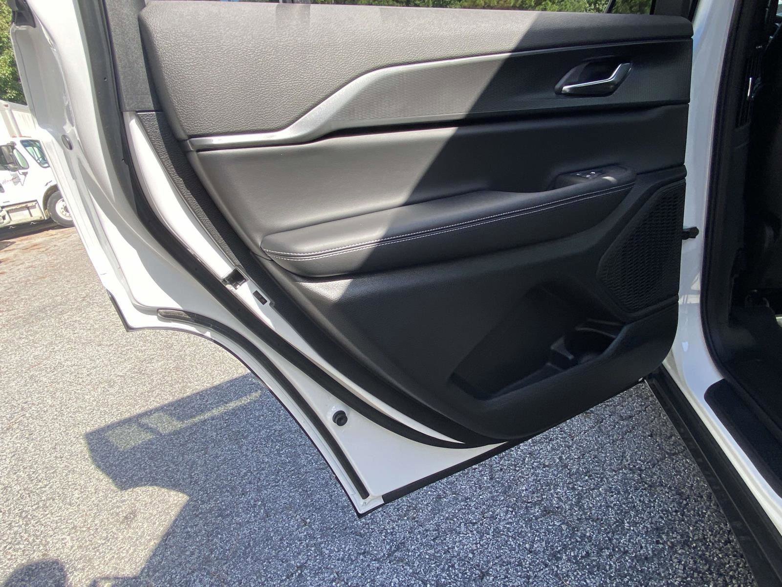 New 2025 Jeep Grand Cherokee L Laredo w/ Luxury Tech Group I image 13