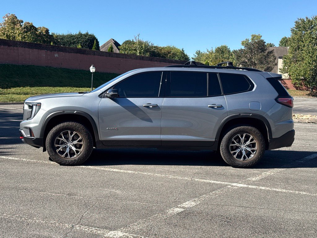 Used 2026 GMC Acadia AT4 w/ Luxury Package AWD/4WD image 8