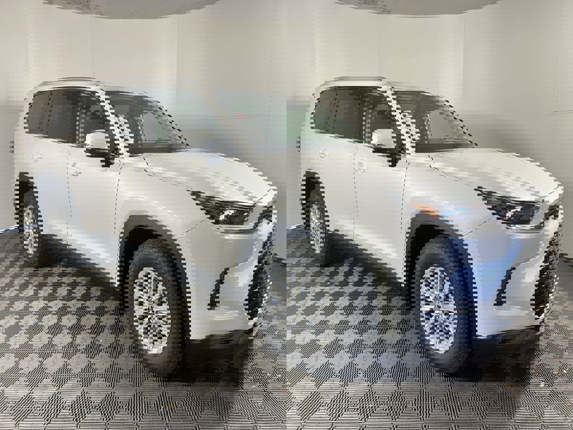 New 2024 Toyota Grand Highlander XLE image 2