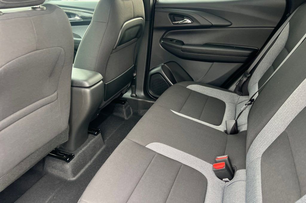 New 2026 Chevrolet TrailBlazer LT w/ LT Cold Weather Package FWD image 9