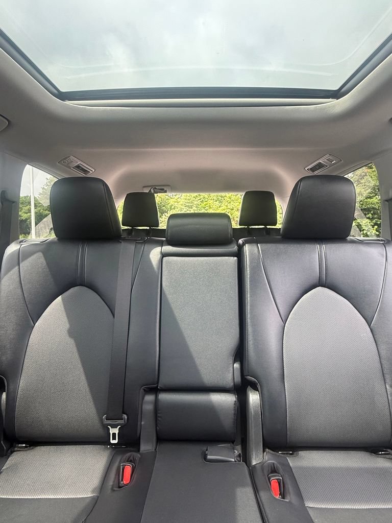 Used 2025 Toyota Grand Highlander AWD image 25