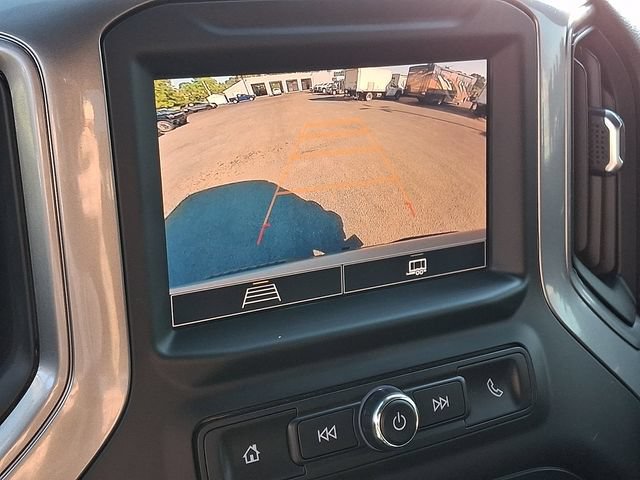 Used 2024 Chevrolet Silverado 1500 Custom Trail Boss w/ Dark Appearance Package AWD/4WD image 4