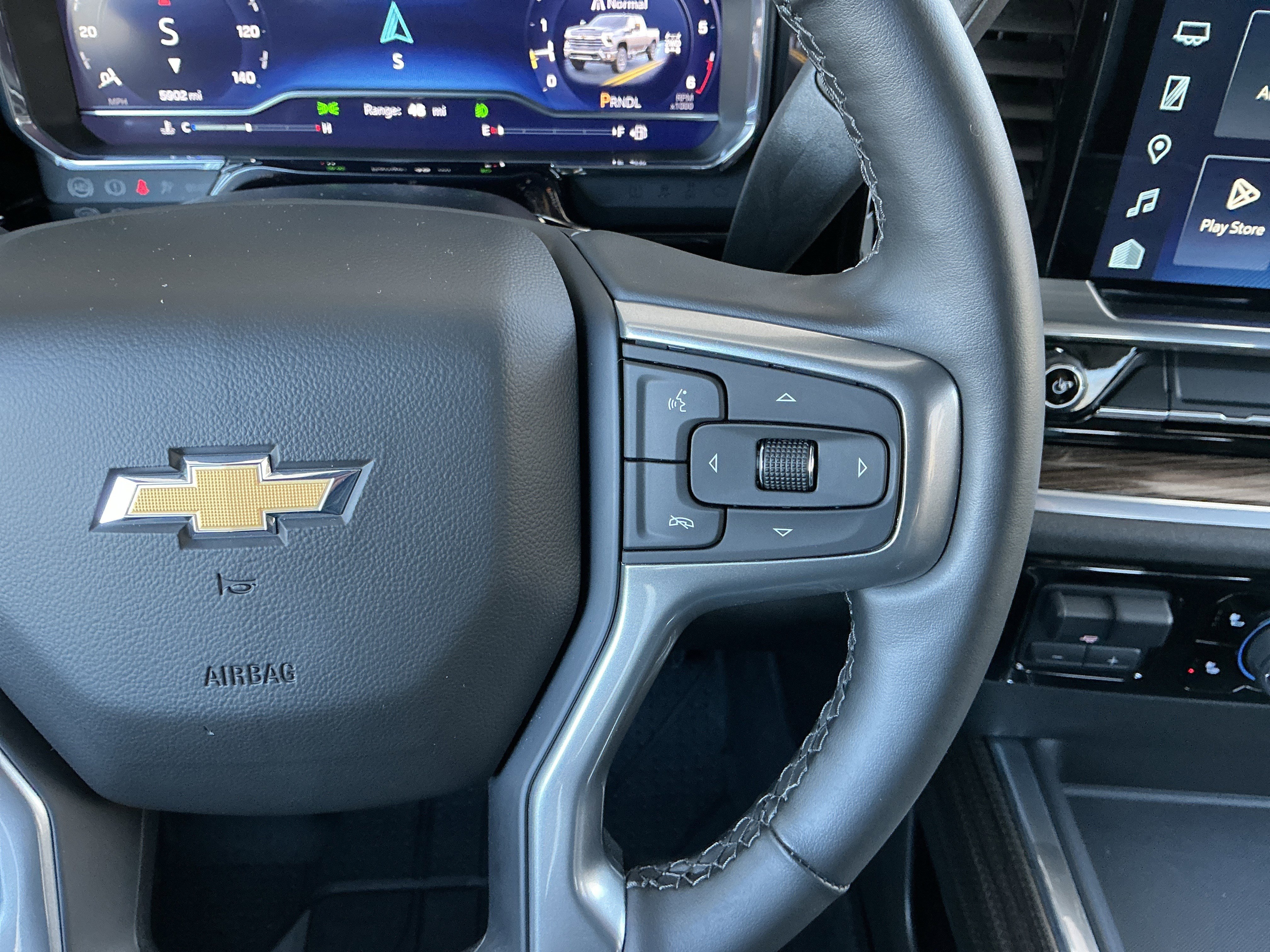 Used 2025 Chevrolet Silverado 3500 LT w/ Convenience Package image 13