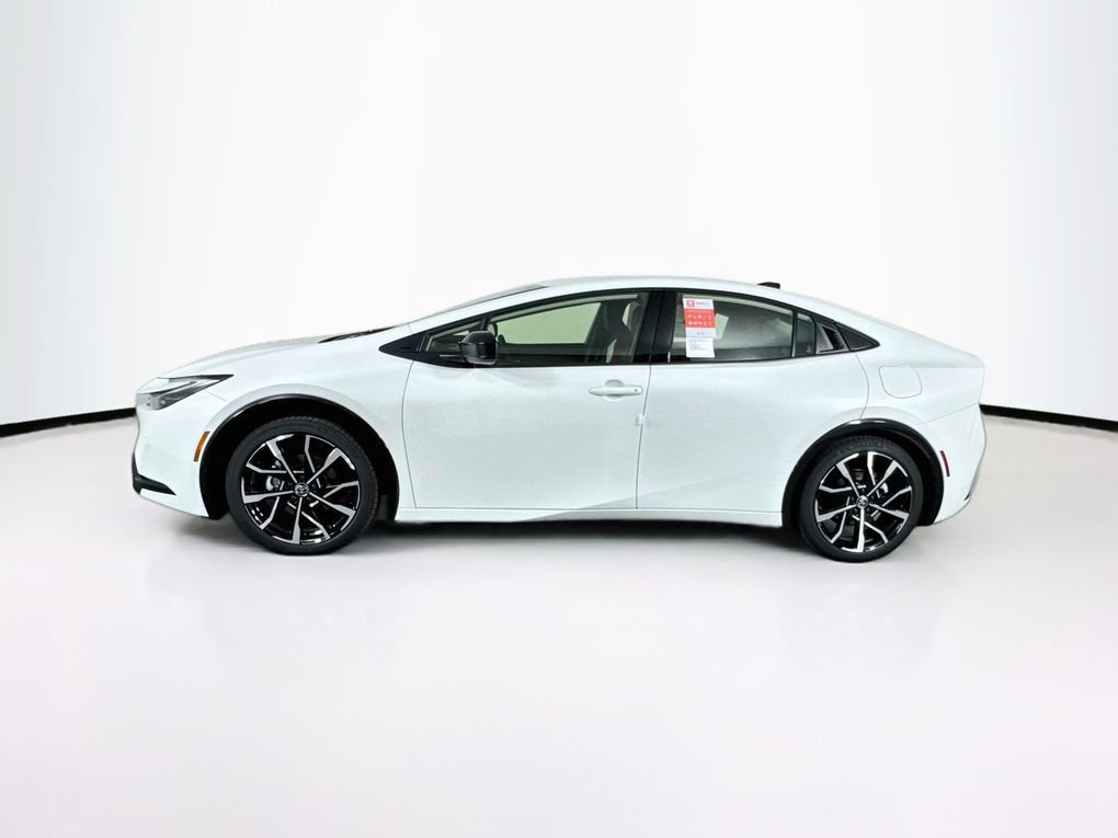Used 2026 Toyota Prius Plug-In Hybrid FWD image 6
