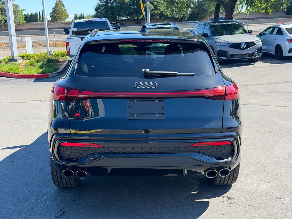 New 2025 Audi SQ5 Prestige image 8