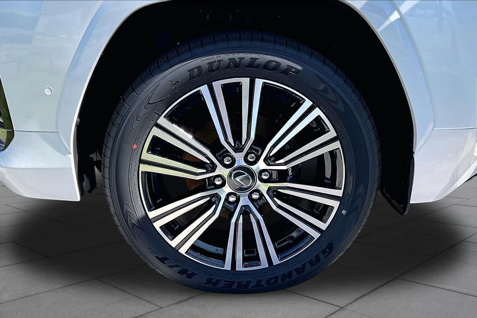 New 2026 Lexus LX 700h Luxury w/ Appearance Package AWD/4WD image 21