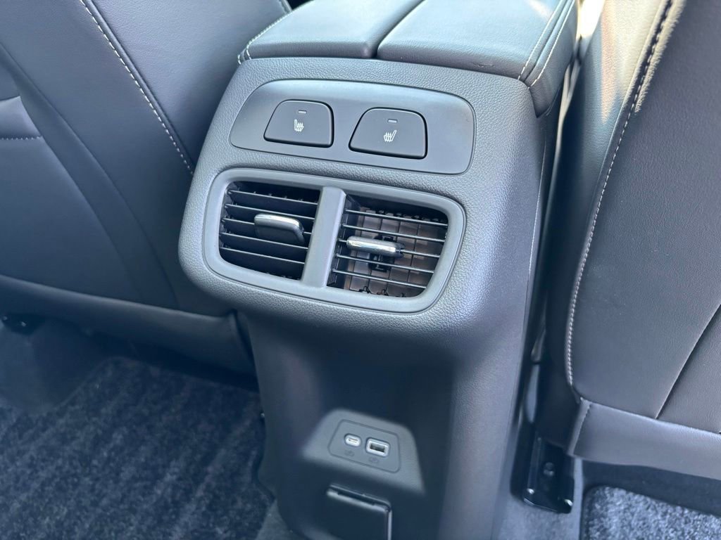 Used 2023 Buick Envision Avenir FWD image 21