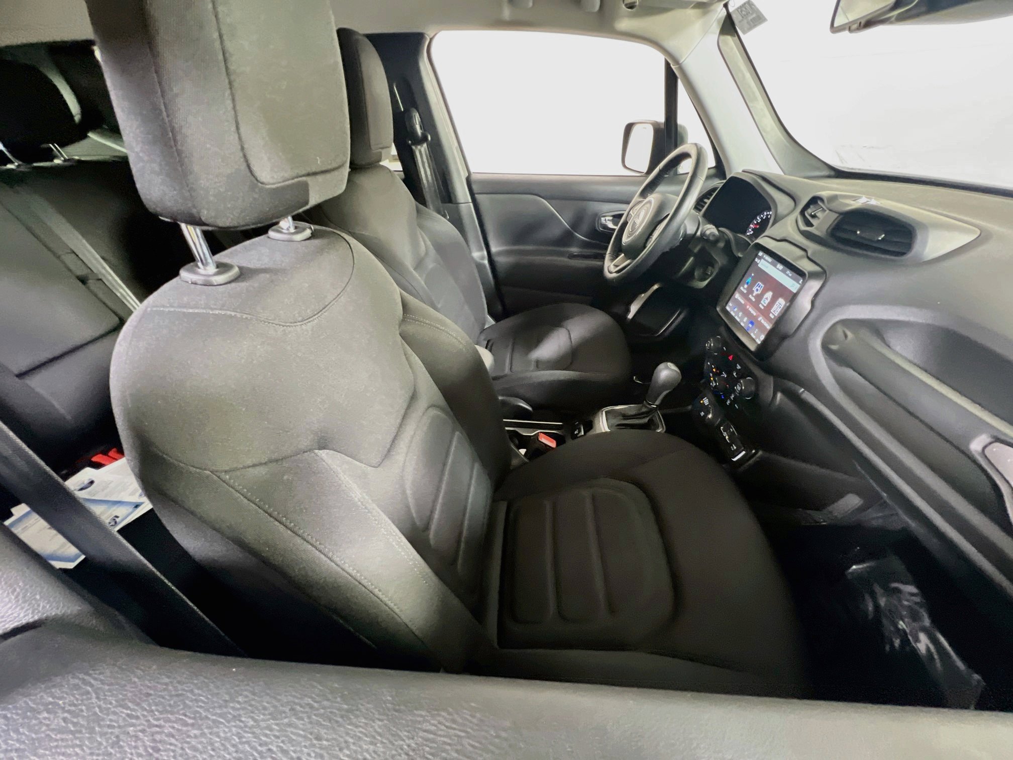 Used 2022 Jeep Renegade Latitude w/ Convenience Group AWD/4WD image 26
