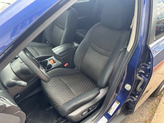 Used 2017 Nissan Rogue SV AWD/4WD image 9