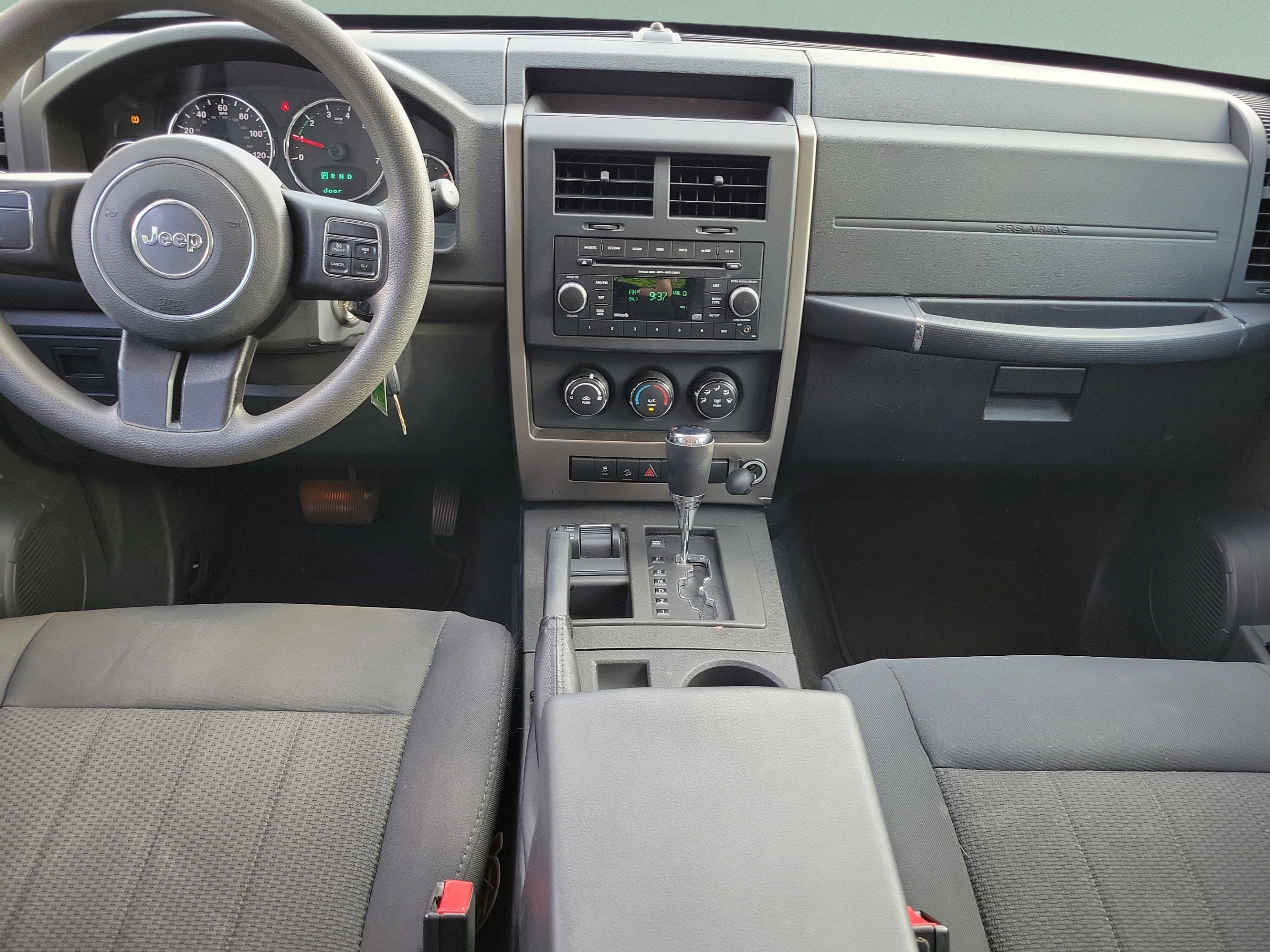 Used 2012 Jeep Liberty Sport AWD/4WD image 9