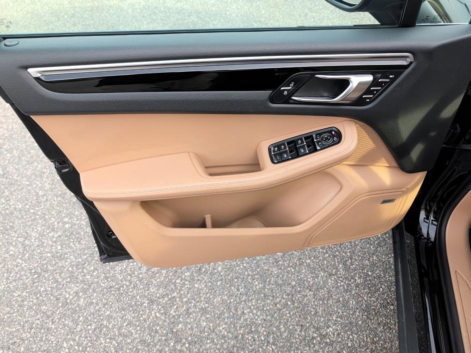 Used 2021 Porsche Macan image 16