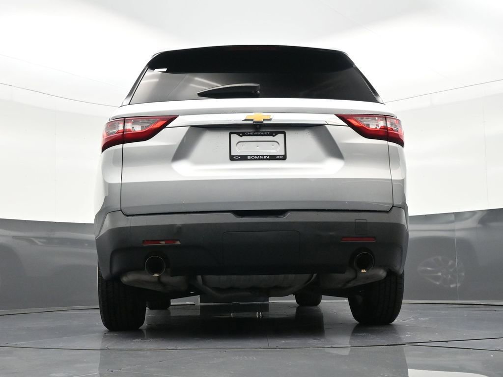 Used 2021 Chevrolet Traverse LS image 27