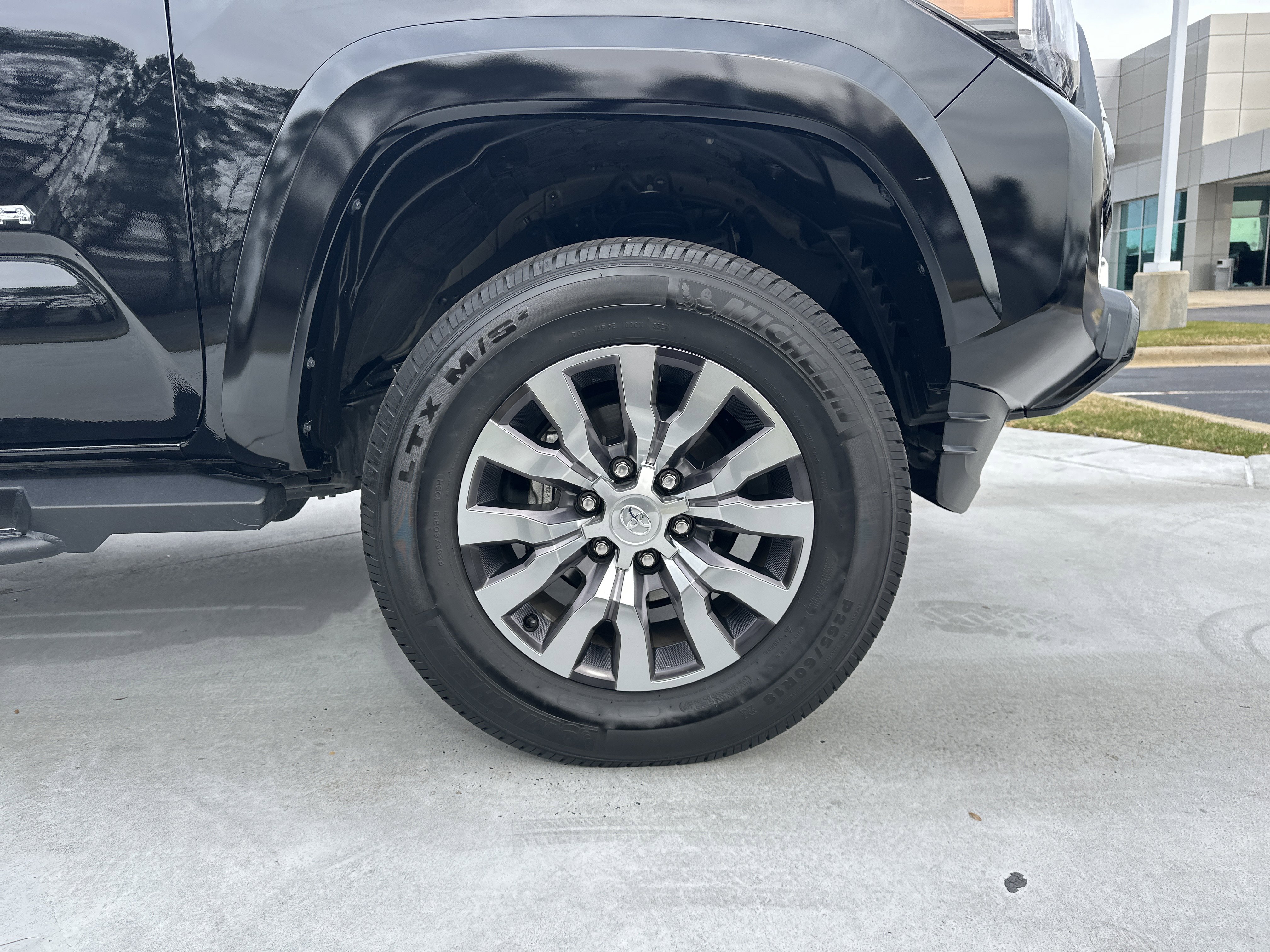 Used 2023 Toyota Tacoma Limited image 13