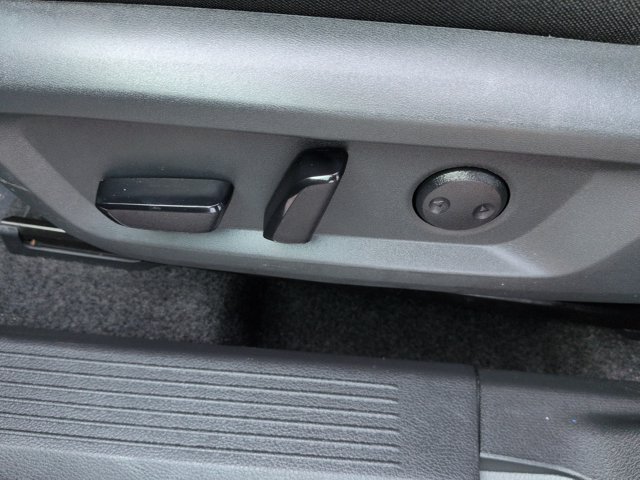 Certified 2026 Nissan Rogue SV FWD image 20