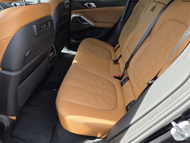 Used 2023 BMW X6 xDrive40i w/ Executive Package image 11