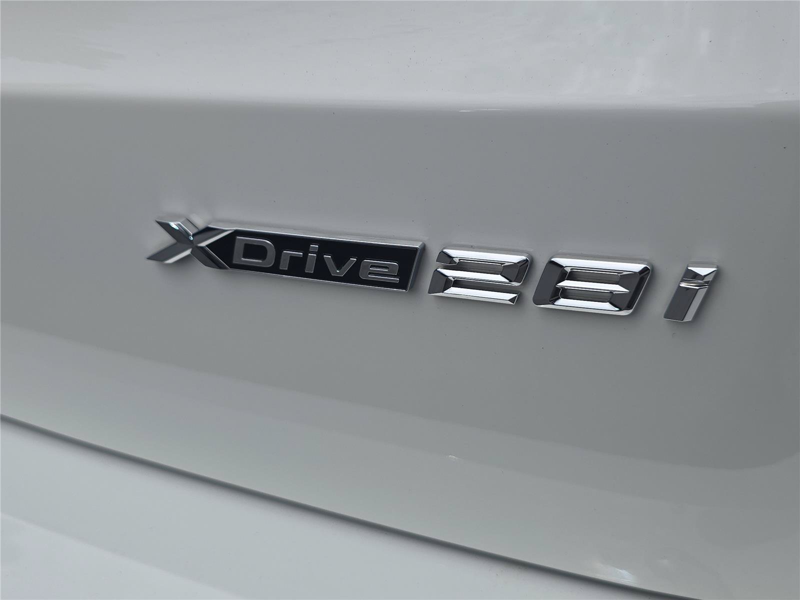 Used 2023 BMW X1 xDrive28i w/ Premium Package AWD/4WD image 5