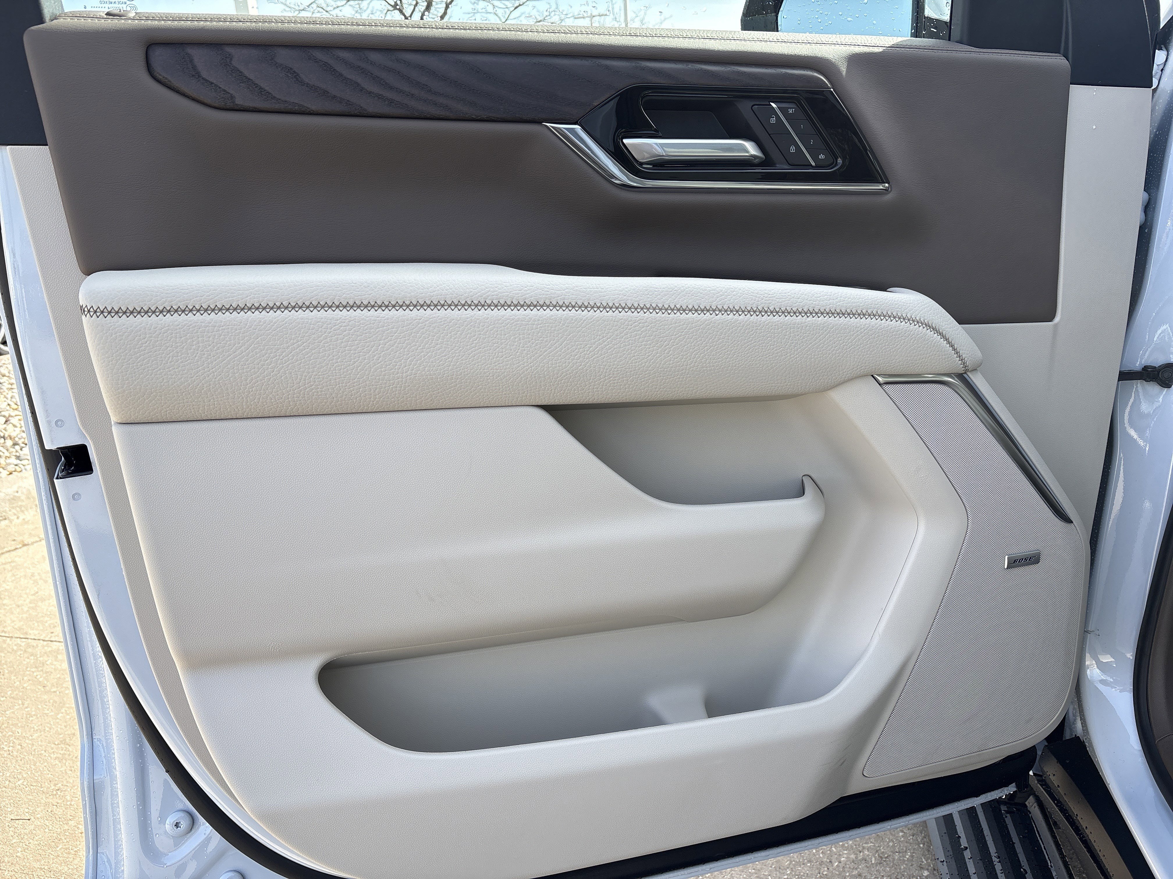 New 2026 GMC Yukon XL Denali w/ Denali Reserve Package image 12