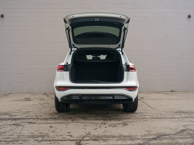 New 2027 Audi Q6 e-tron Premium Plus AWD/4WD image 6