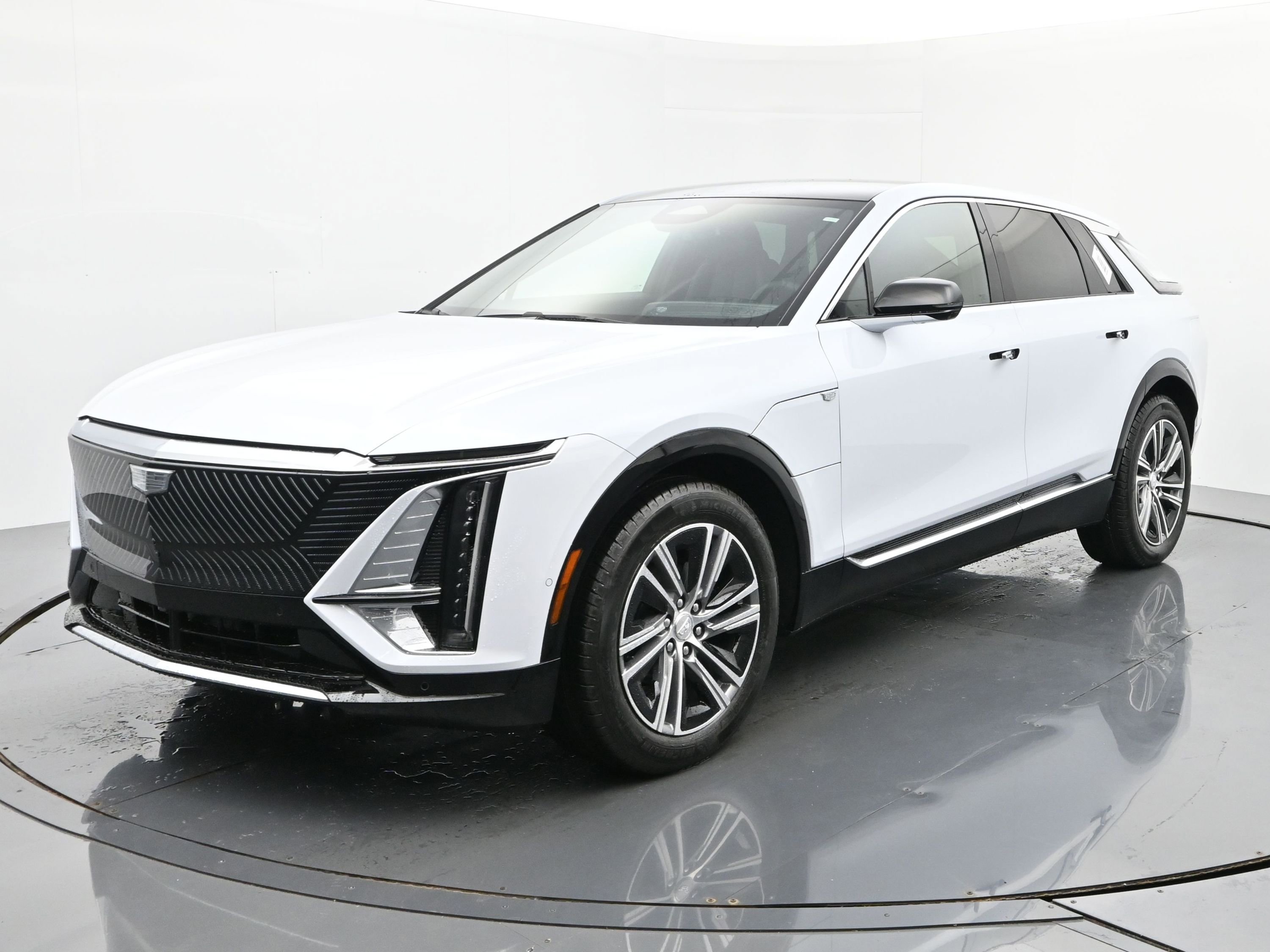 New 2026 Cadillac Lyriq Luxury image 1