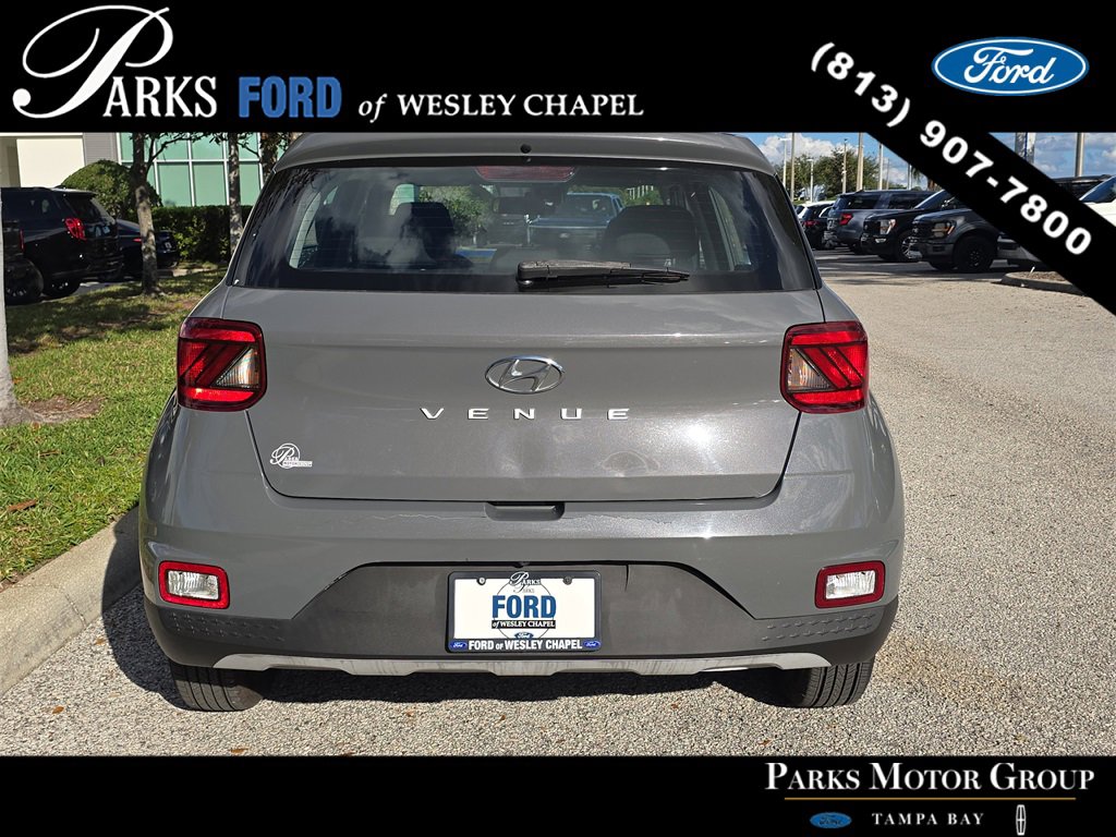 Used 2020 Hyundai Venue SE image 5