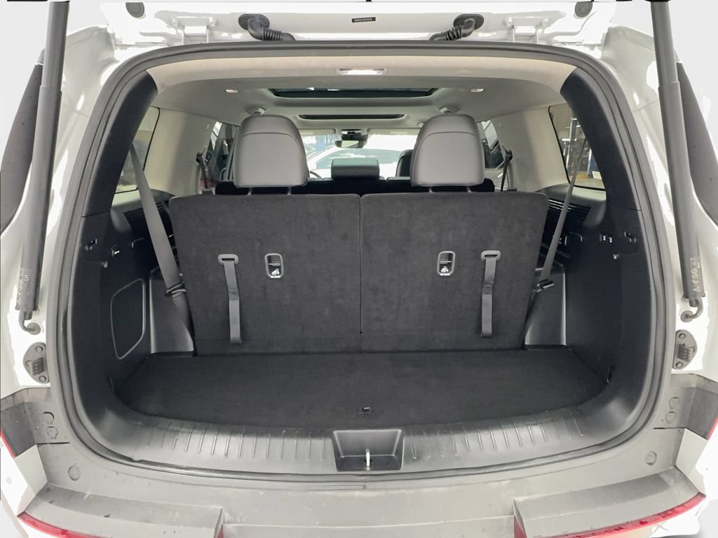 Used 2025 Hyundai Santa Fe Limited FWD image 17