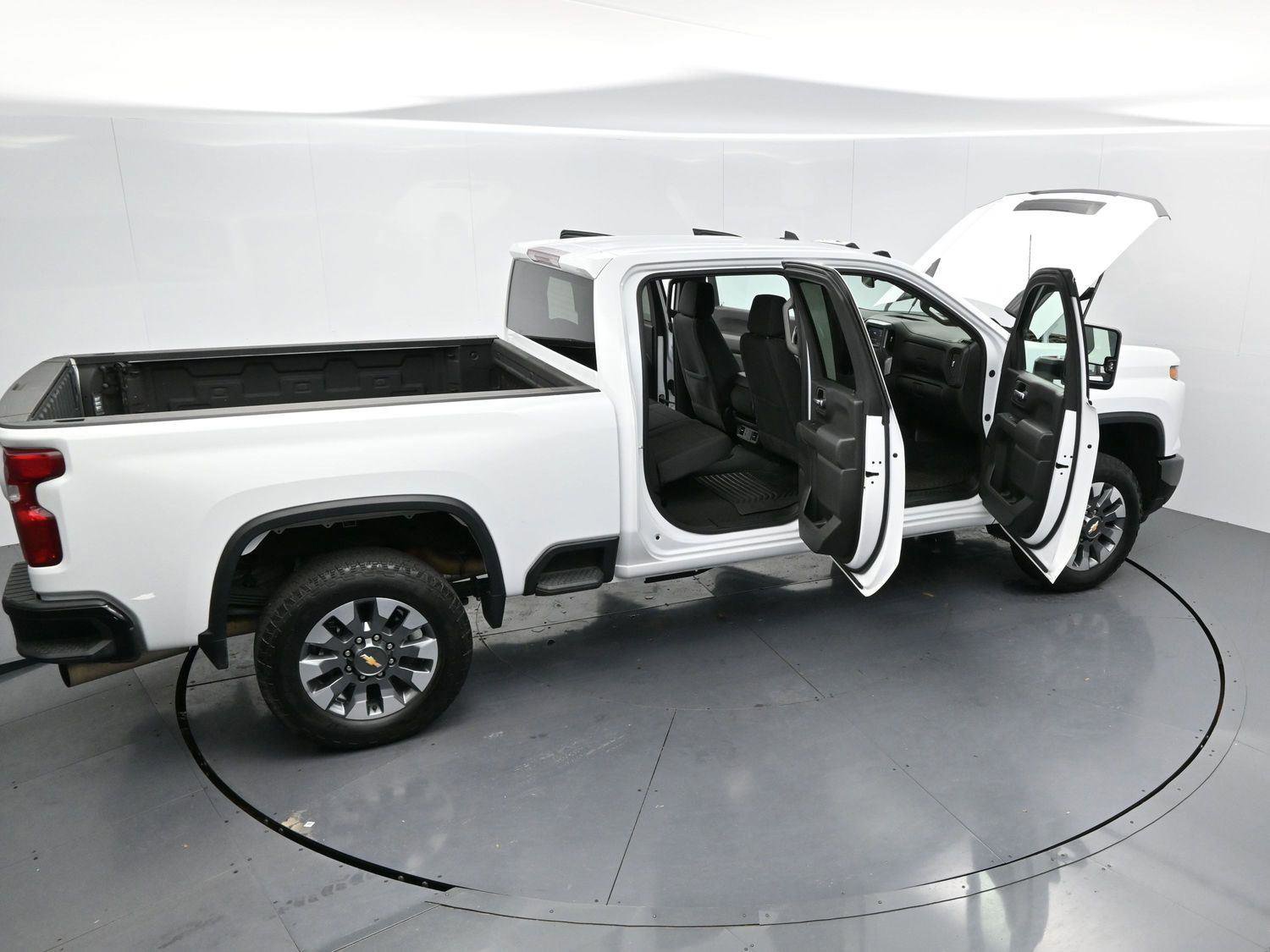 Used 2024 Chevrolet Silverado 2500 Custom w/ Custom Value Package image 37