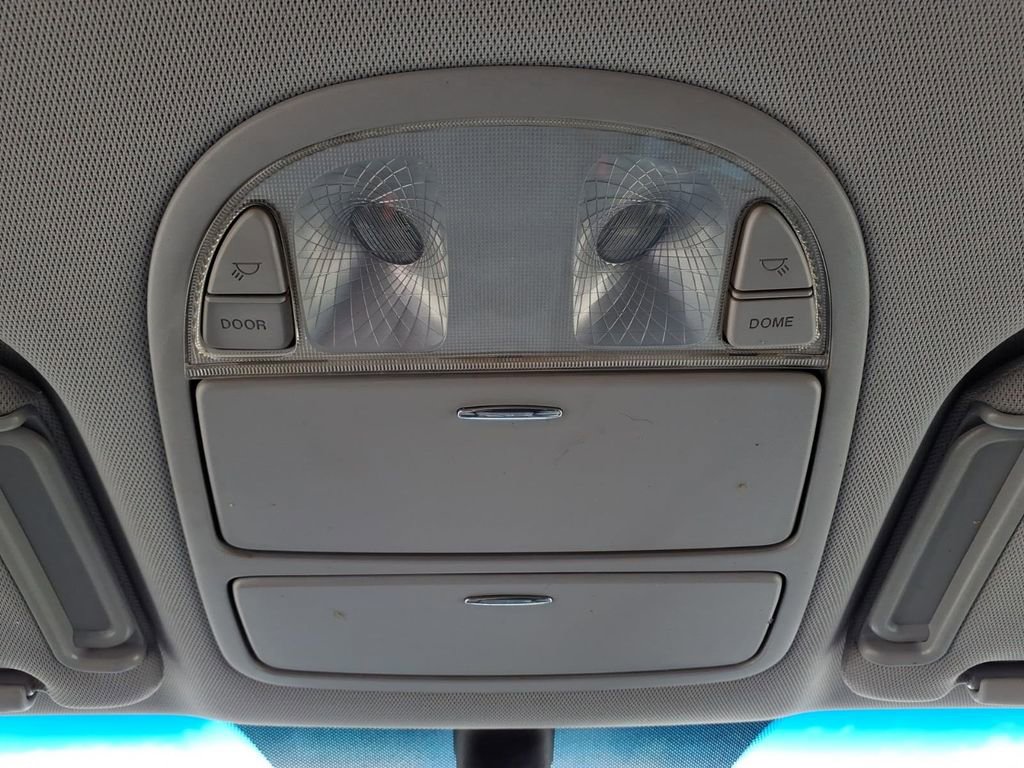 Used 2011 Hyundai Santa Fe SE image 19