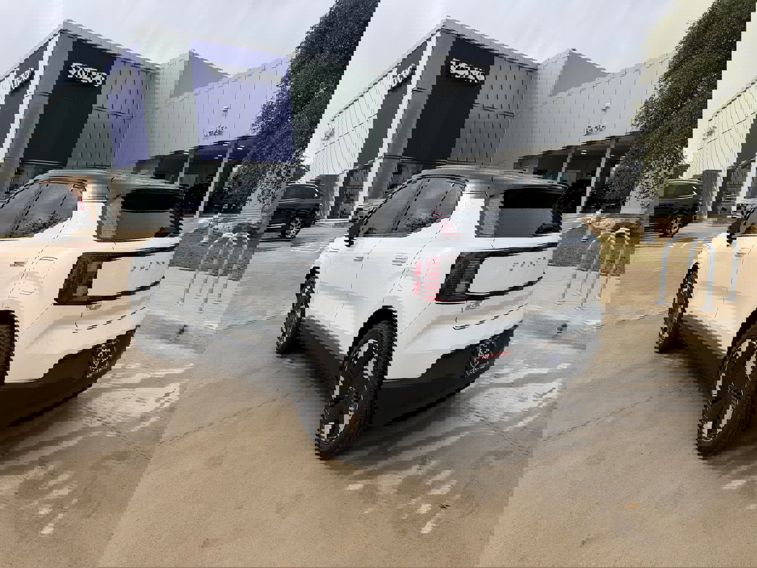 Certified 2025 Volvo EX30 Plus w/ Climate Package image 4