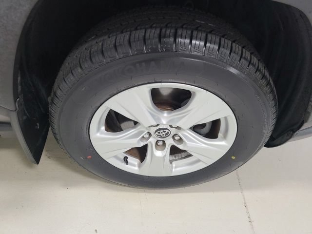 Used 2019 Toyota RAV4 XLE w/ Convenience Package AWD/4WD image 39
