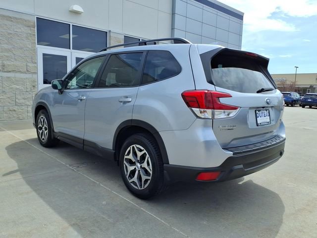 Used 2020 Subaru Forester Premium image 8