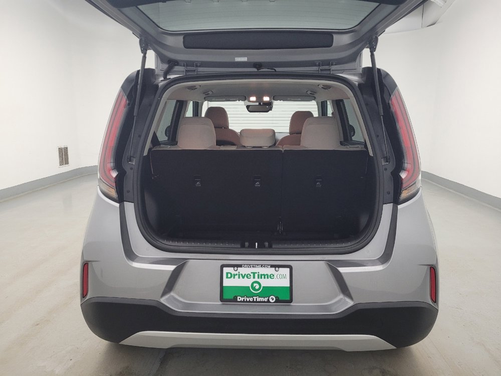 Used 2025 Kia Soul LX FWD image 29