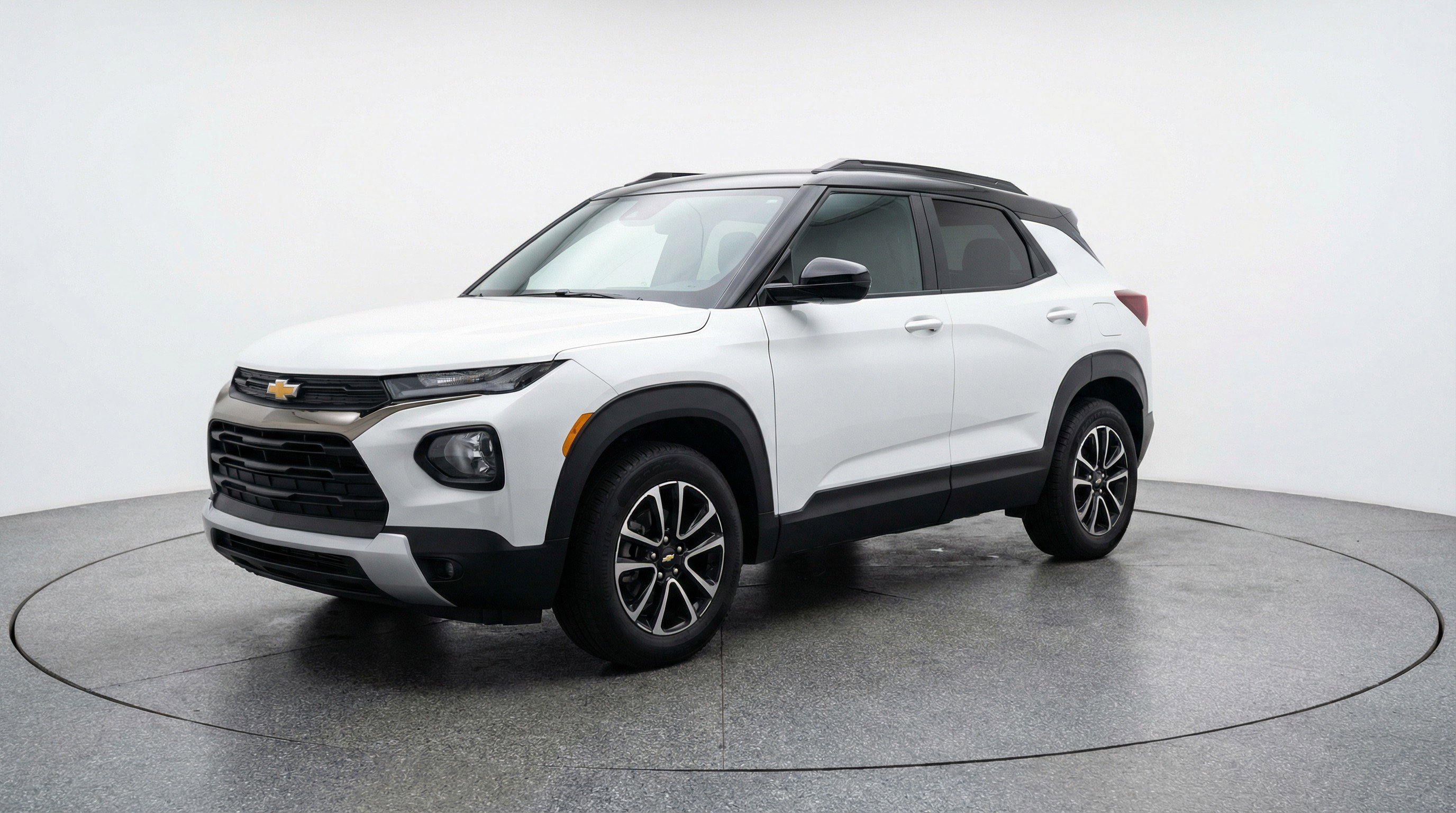 Used 2025 Chevrolet TrailBlazer LT image 3