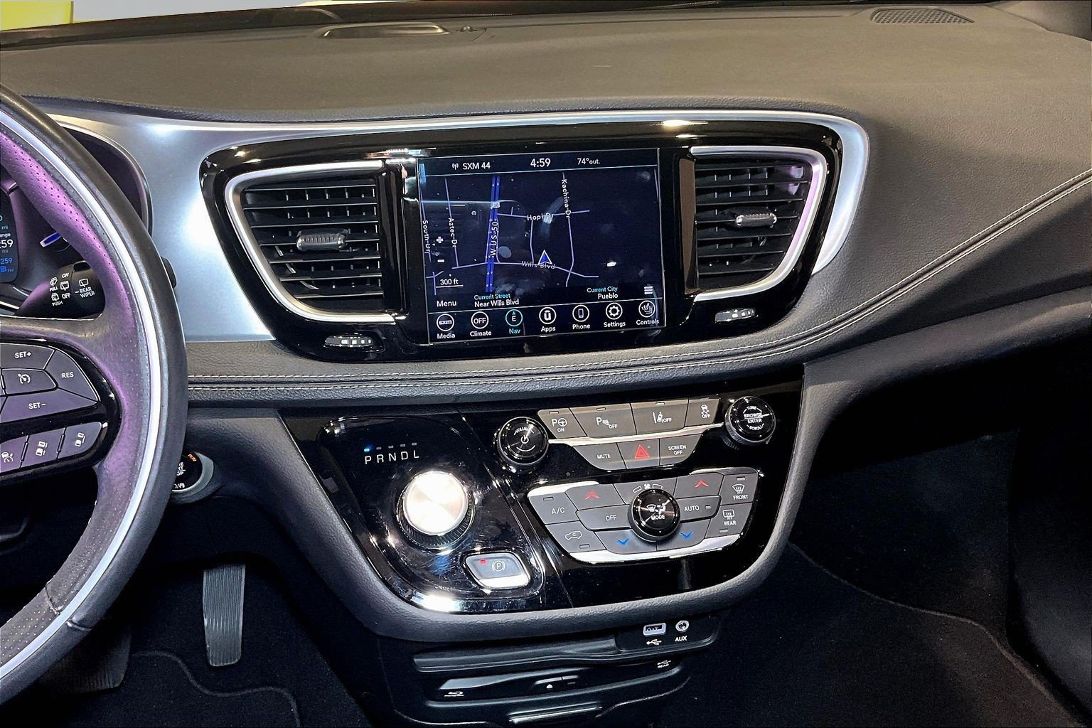 Used 2020 Chrysler Pacifica Limited w/ Advanced Safetytec Group FWD image 10