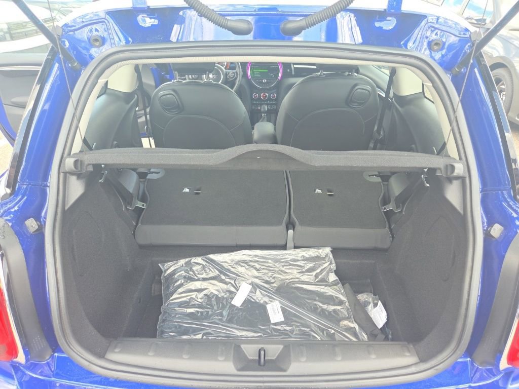 Used 2019 MINI Cooper 2-Door Hardtop image 21