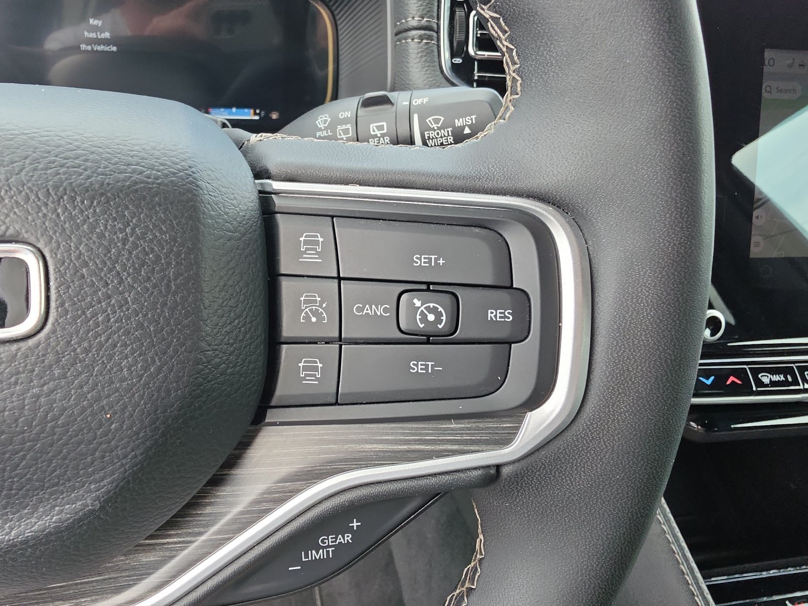 Used 2024 Jeep Wagoneer Series II w/ Flexible Seating Group RWD image 23